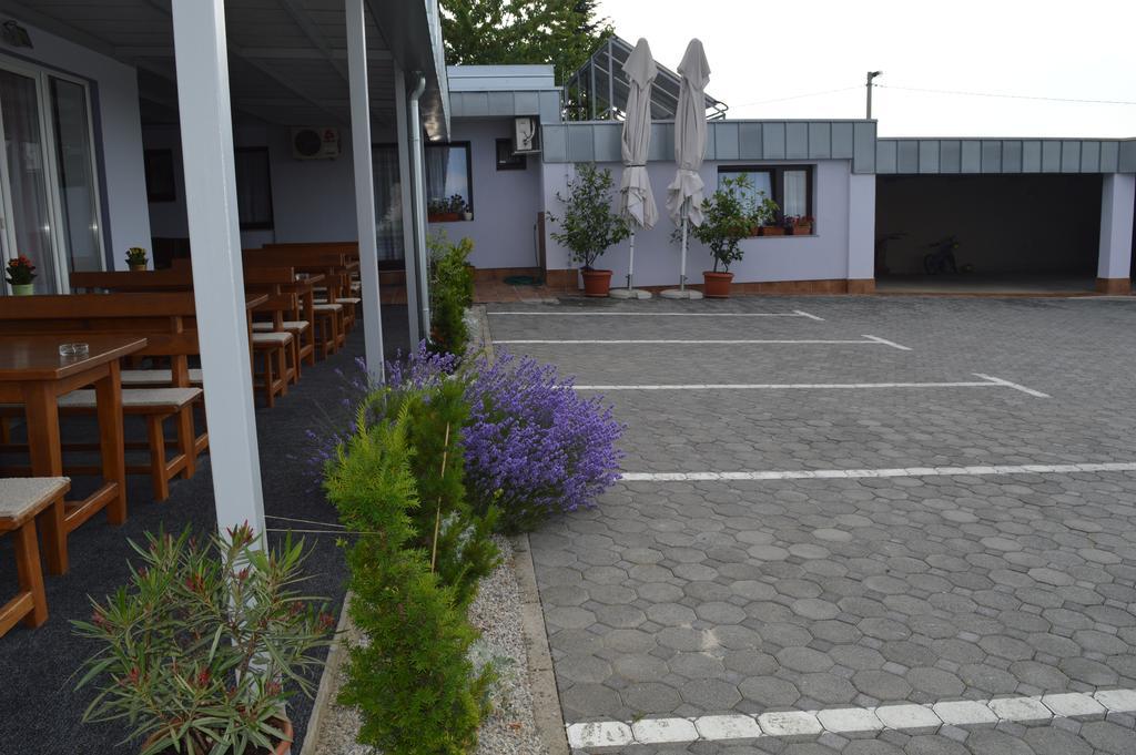 Bed and Breakfast Pansion Antonio Slavonski Brod Exterior foto