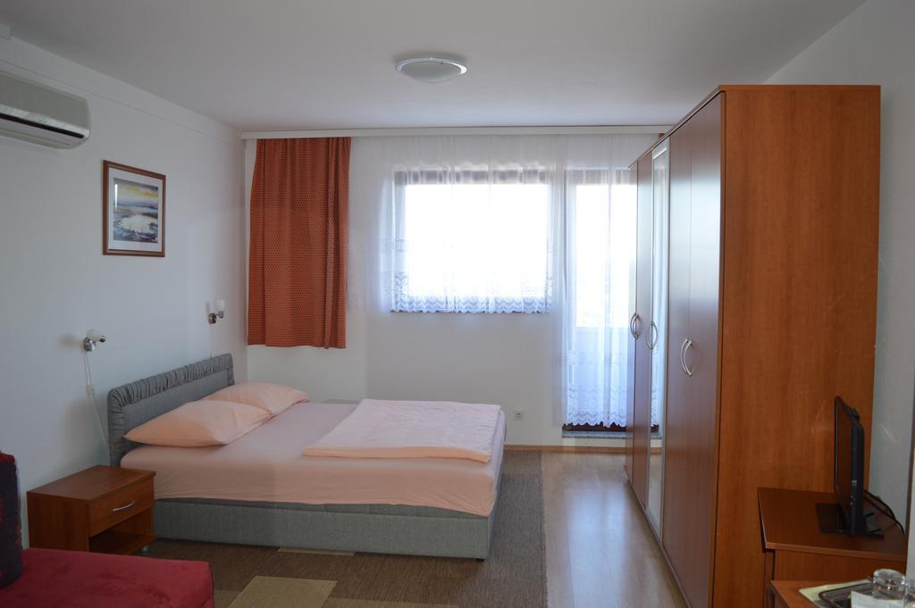 Bed and Breakfast Pansion Antonio Slavonski Brod Exterior foto