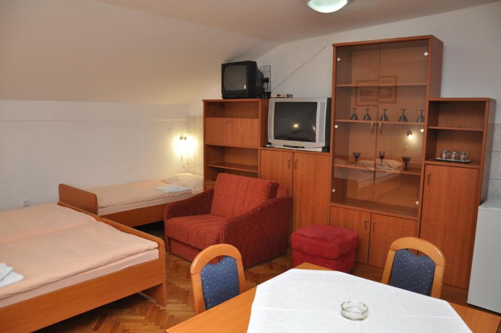 Bed and Breakfast Pansion Antonio Slavonski Brod Exterior foto